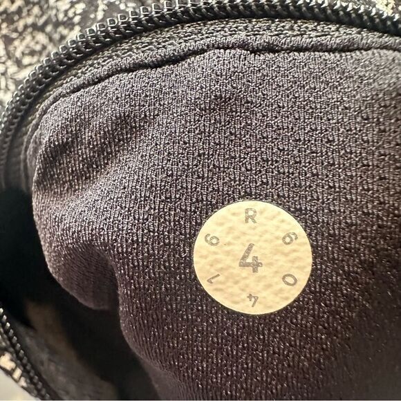 Lululemon Pace Rival Crop Black White size 4 - Picture 7 of 7